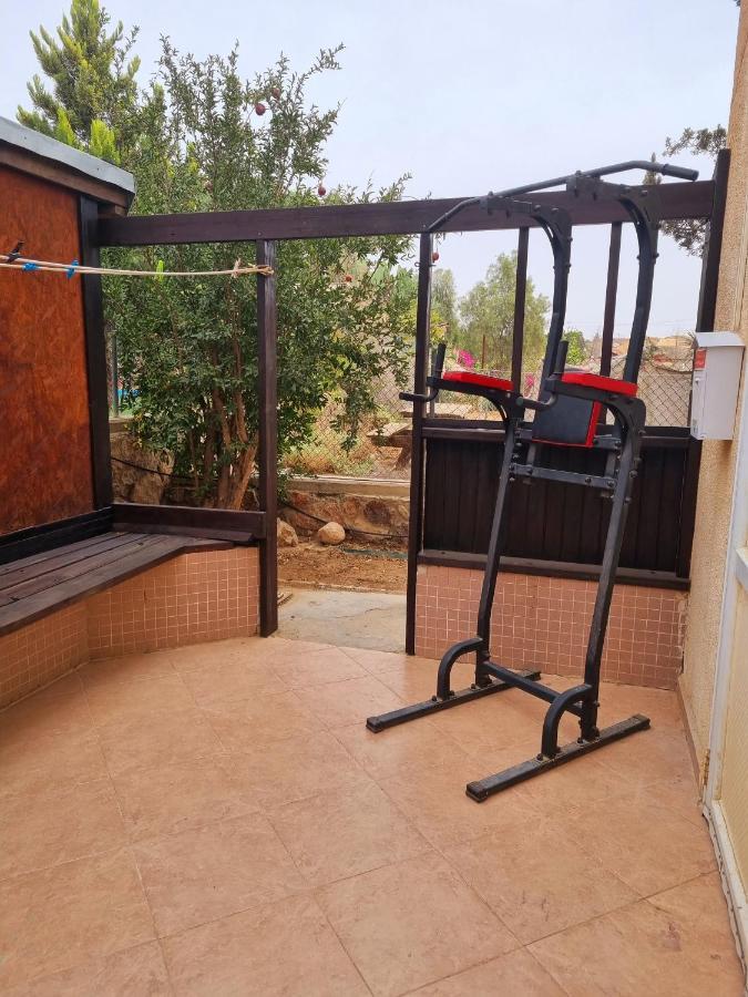 נווה מדבר - אירוח מקומי Lägenhet Arad Exteriör bild